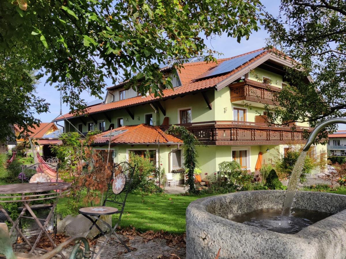 Pension Holzapfel Sankt Georgen im Attergau Exterior foto