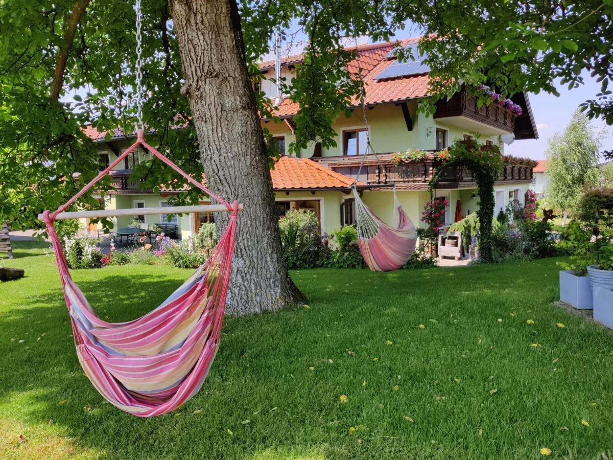 Pension Holzapfel Sankt Georgen im Attergau Exterior foto