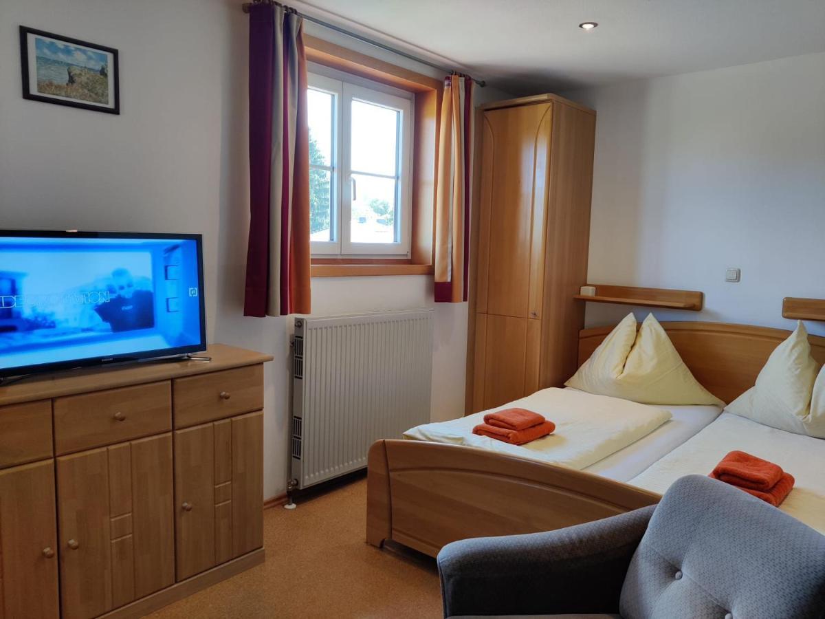Pension Holzapfel Sankt Georgen im Attergau Quarto foto