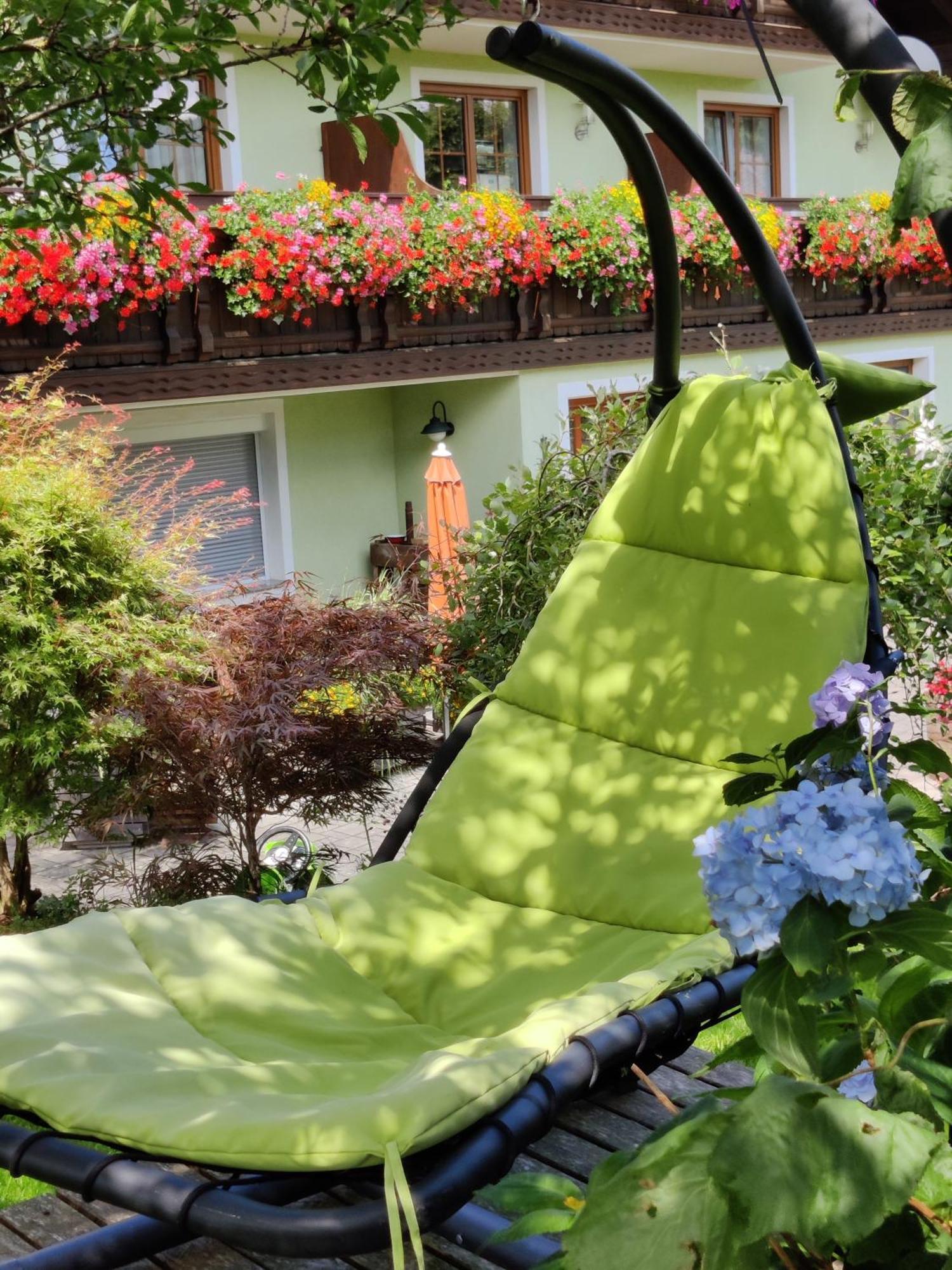 Pension Holzapfel Sankt Georgen im Attergau Exterior foto